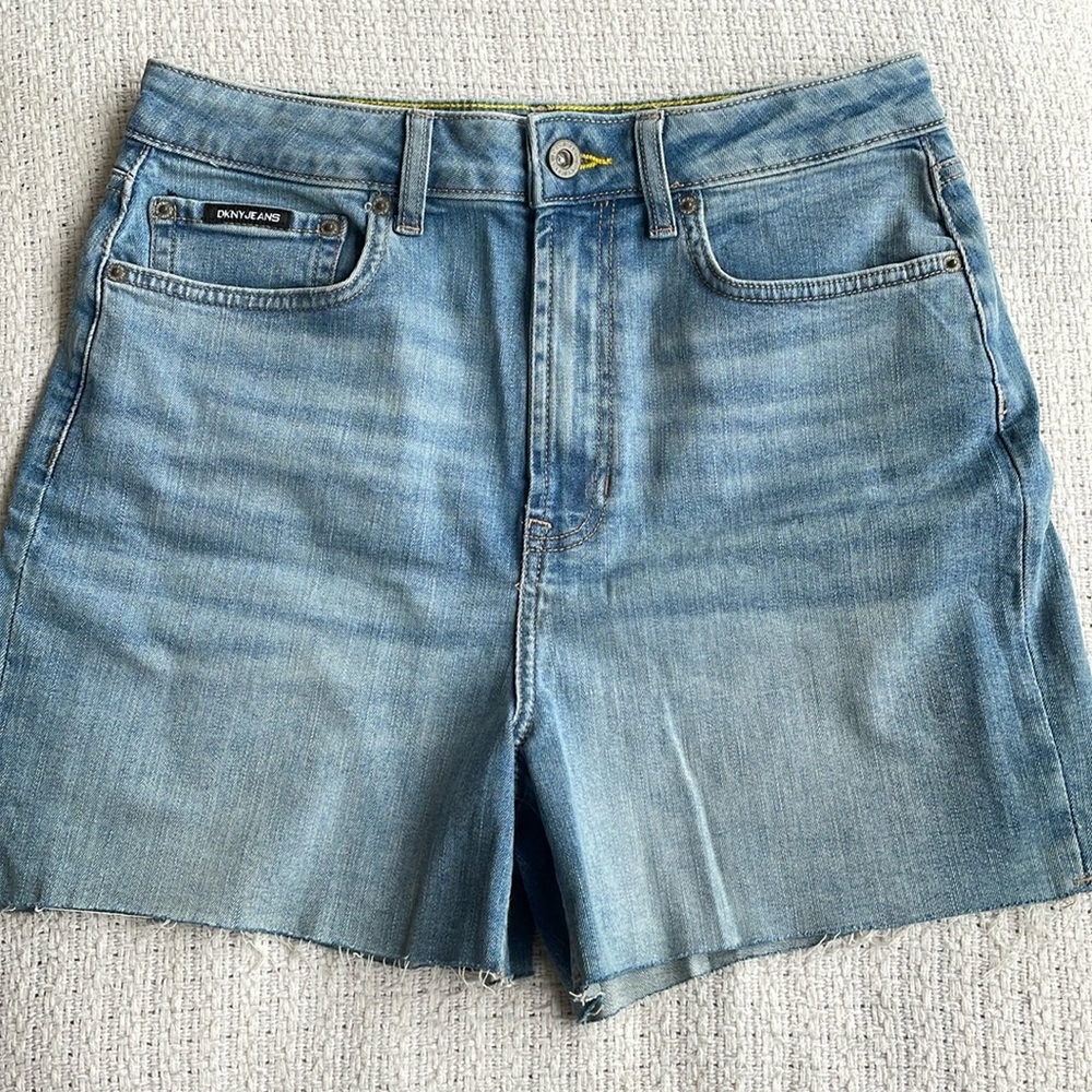 NWOT DKNY Jean shorts size 8